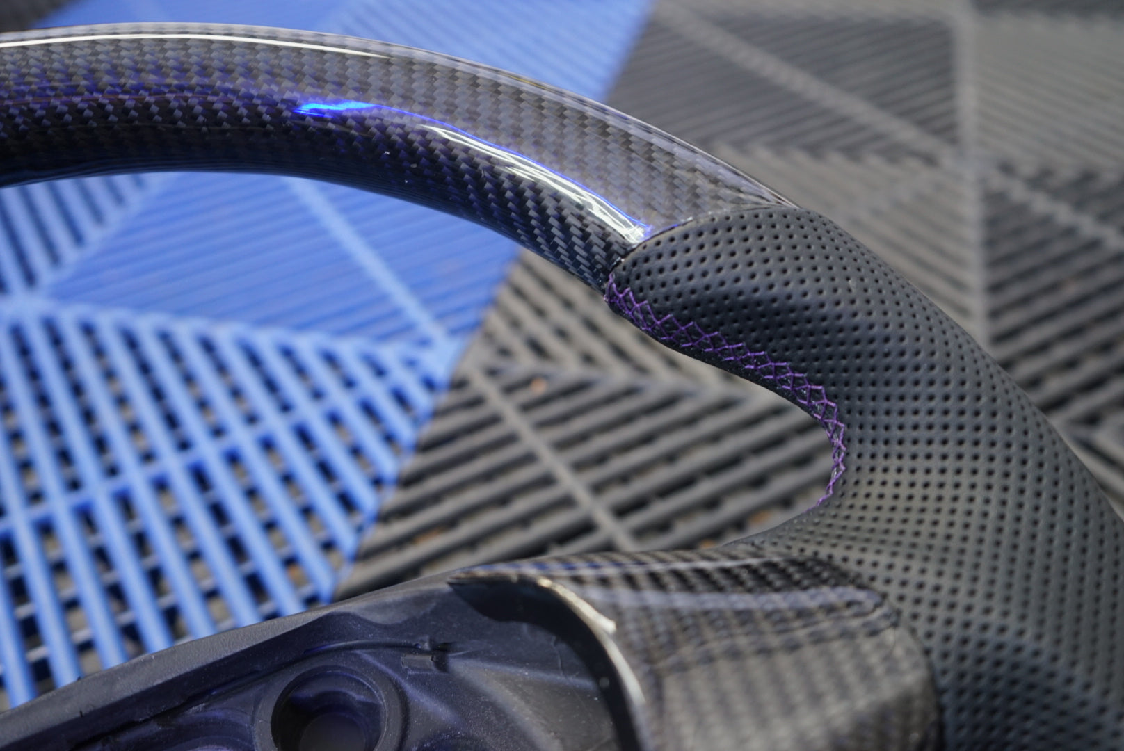 Ford Fiesta MK7 / MK7.5 Carbon Fibre Steering Wheel - SWFIESTA1