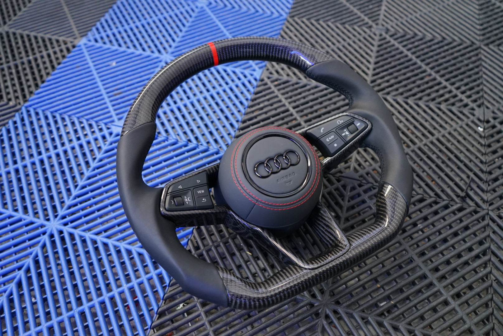 Audi TT MK3 Carbon Fibre Steering Wheel - SWAUTT1