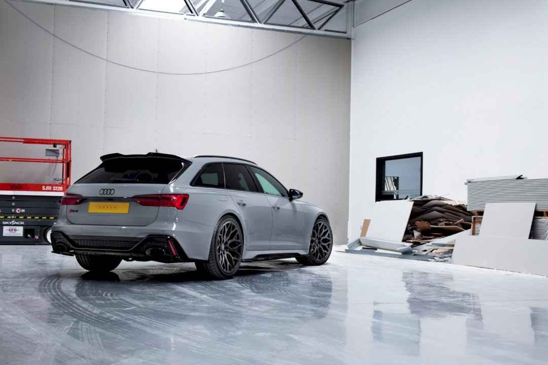 Maxton Design - CENTRAL REAR SPLITTER AUDI RS6 C8 (2019-2023)