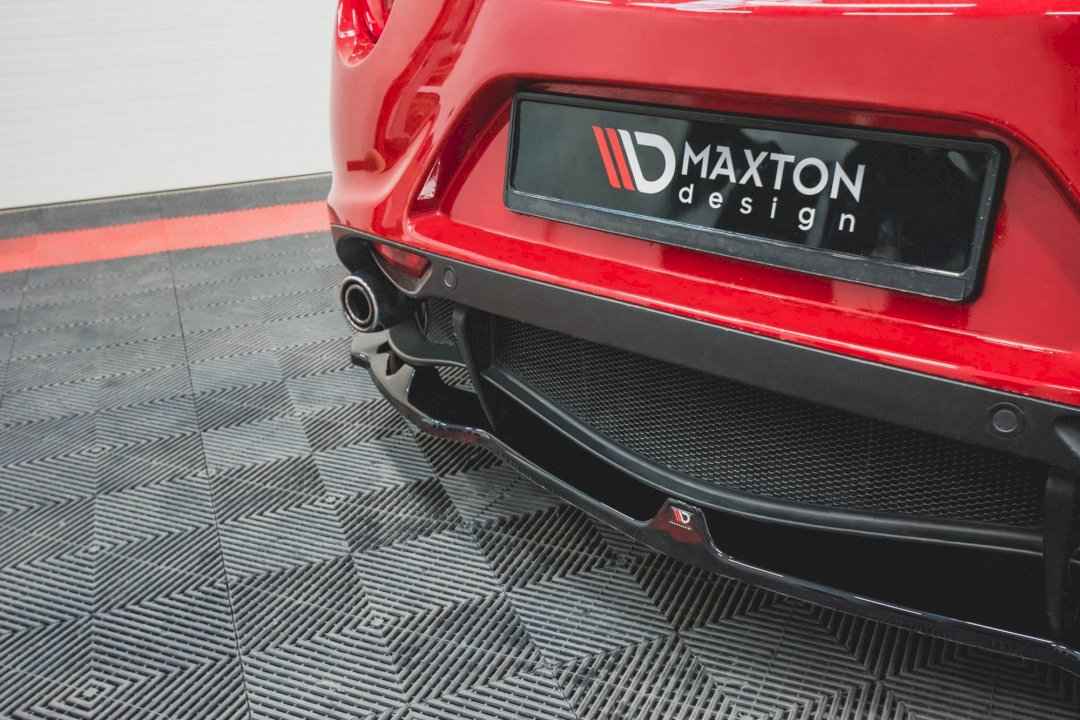 Maxton Design - CENTRAL REAR SPLITTER ALFA ROMEO 4C (2013-2017)