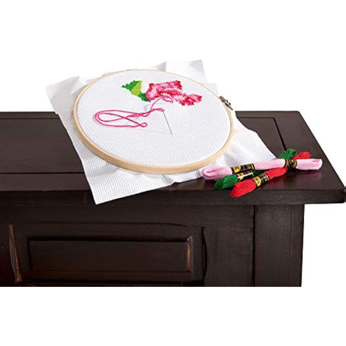 Work in Hand Embroidery Thread KALEIDO 52 skeins à 8 m (26 Colours