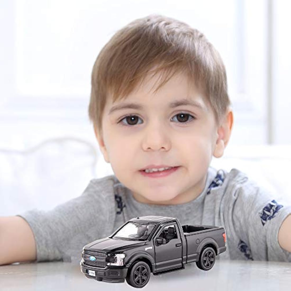 RMZ City 1:36 Scale Ford F150 Pickup Truck Casting Car Model, Zinc Alloy Toy Car for Kids, Pull Back Vehicles Toy Car for Toddlers Kids Boys Girls (Black)