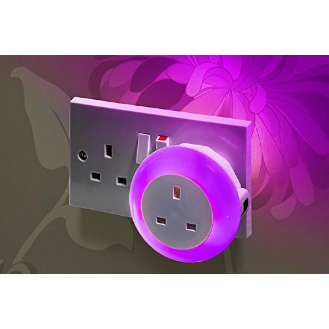 Auraglow Automatic Plug in Multi Colour Plug Through LED Nursery Night Light with Dusk Till Dawn Daylight Sensor