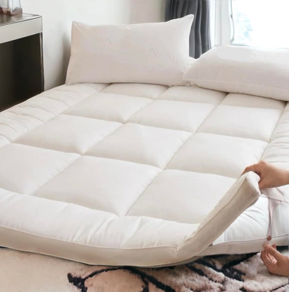 VL Mattress Topper Double Size 10cm Thick Microfiber Quilted Fluffy and Soft Mattress Protector with Strong Corner Straps for Firm Grip WHITE (10cm