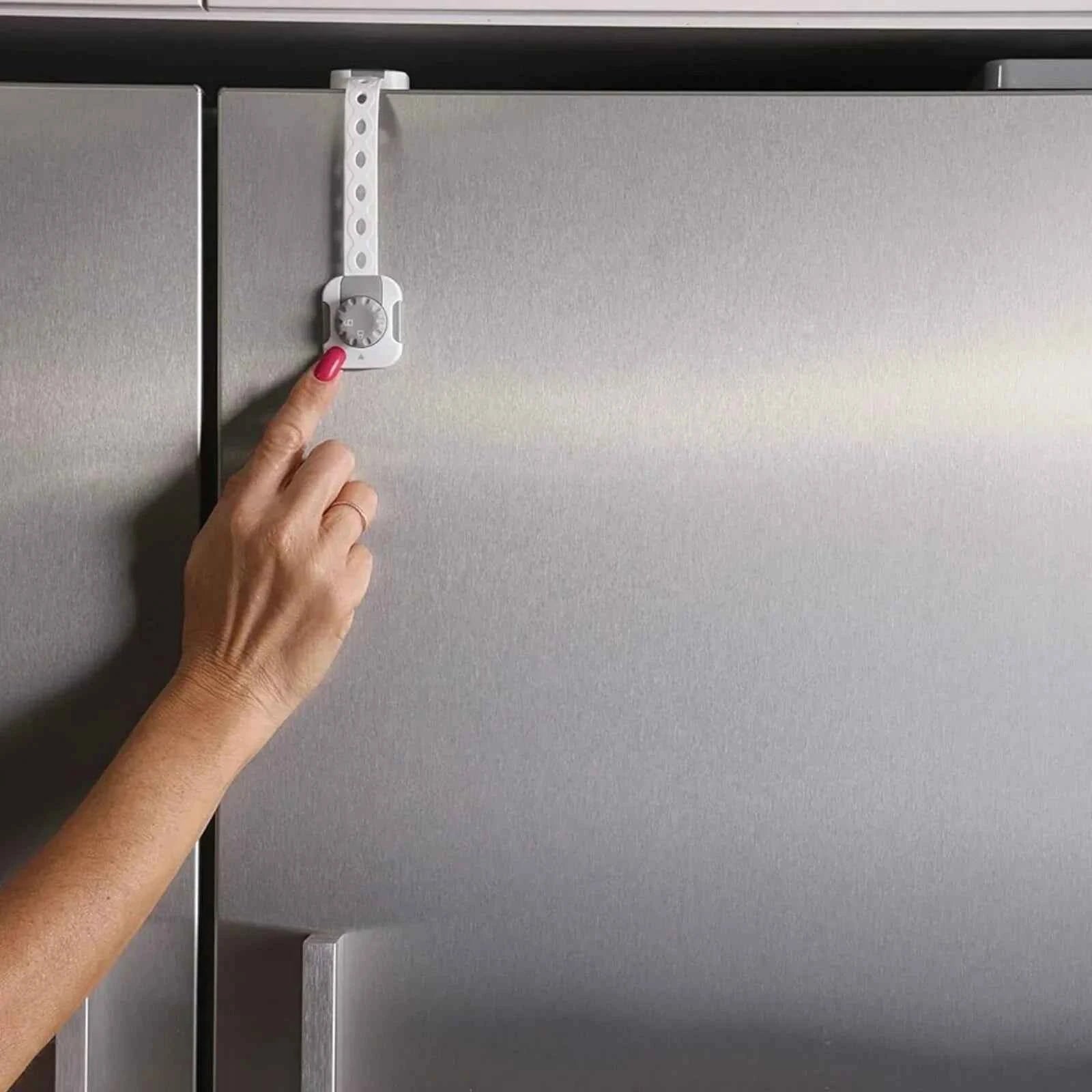 Dreambaby Twist 'N Lock Multi-Purpose Safety Latch Polybag Pack of 6 - White & Grey