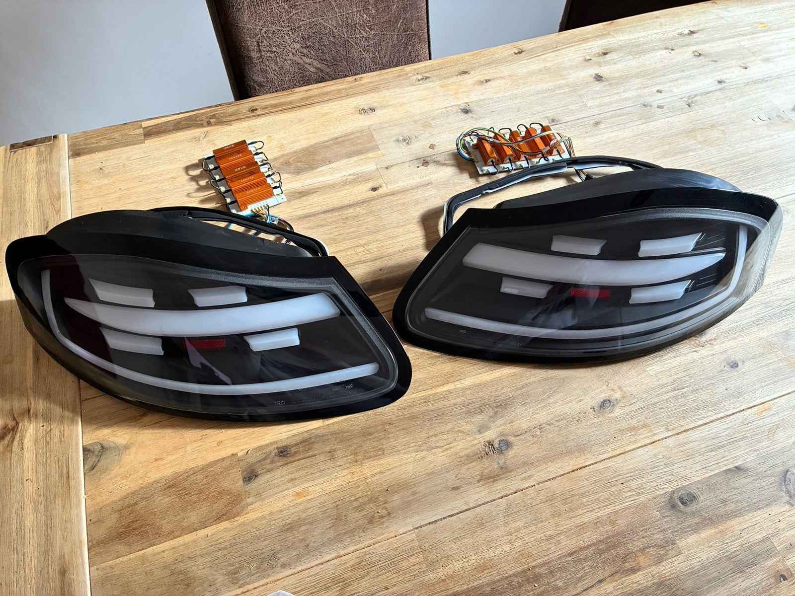 UK Used LT LED Lightbar DYNAMIC Rear Lights Tail Lamps Porsche Boxster 986 LHD