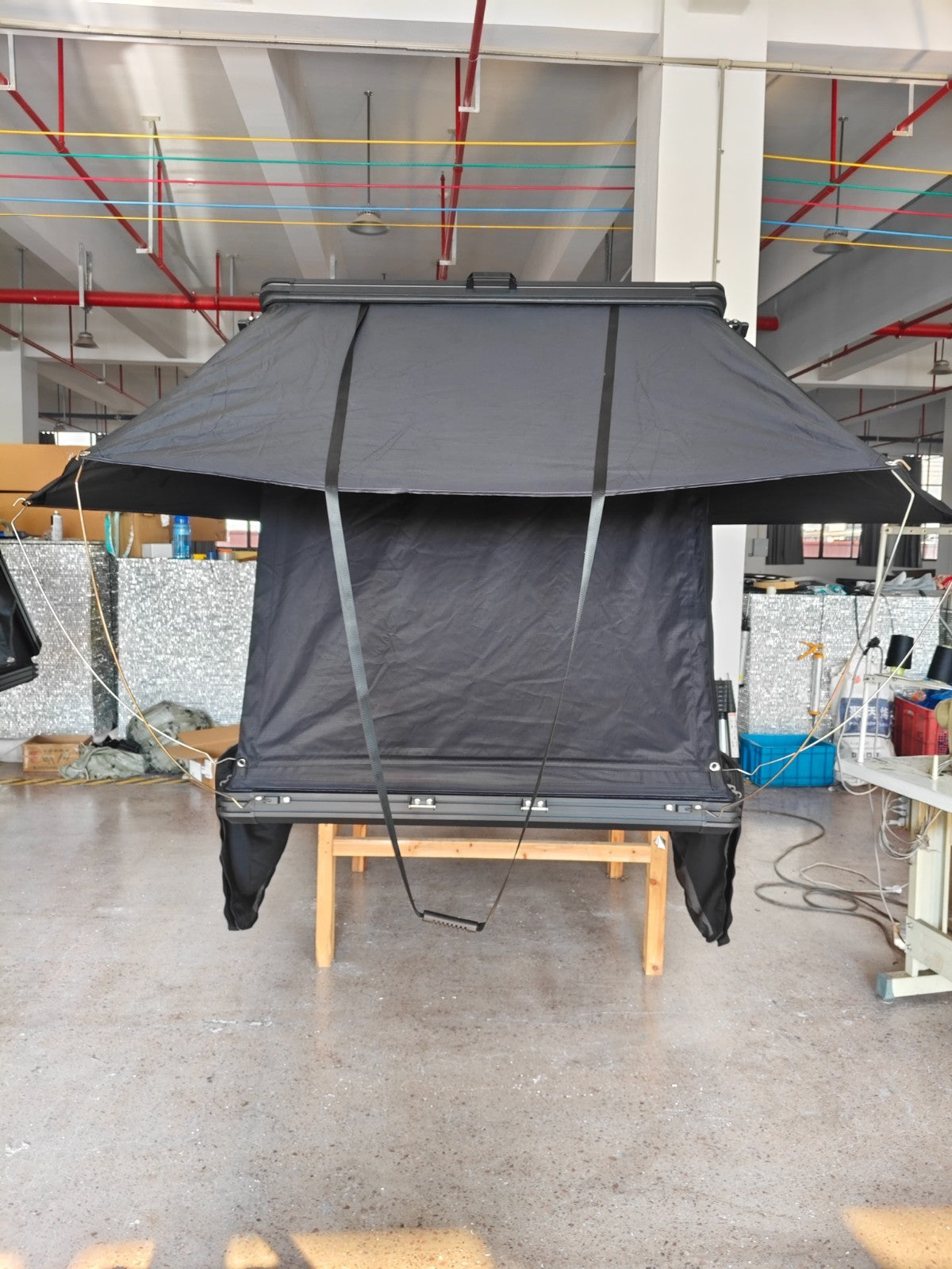 WEIER WERT-001S Vehicle Hard shell Triangle Roof Top Tent 2P Mattress Ladder LED