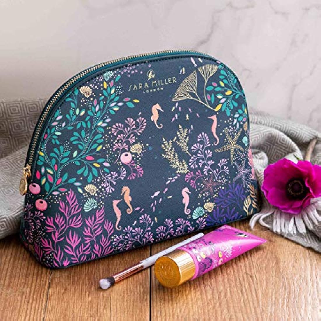 Sara Miller London Cosmetic Bag, Zip Pull toiletry, Wash Bag and Beauty Organiser, Vegan Leather, Large Size, Great for Gym or Holiday Essentials, Cruelty Friendly, Beauty Gift For Her