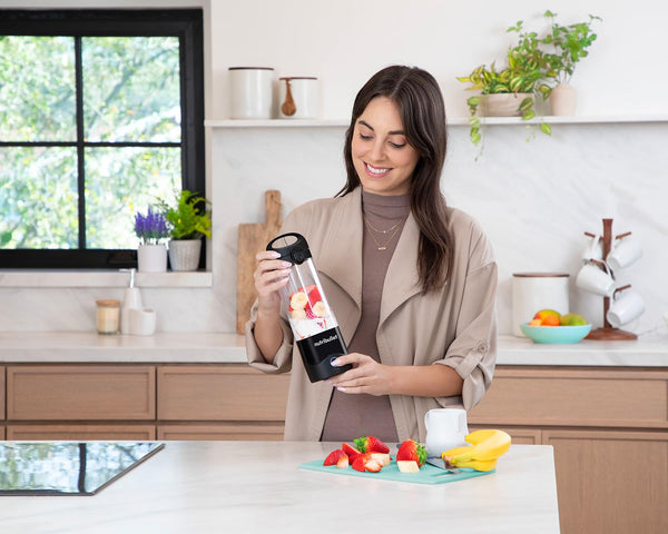 nutribullet Portable Blender in Navy - Powerful Extractor Blade, 475ml Cup, To-Go Lid, USB-C Charging Cable & User Guide - Delivers 15+ Blending Cycles - Healthy Shakes On The Move