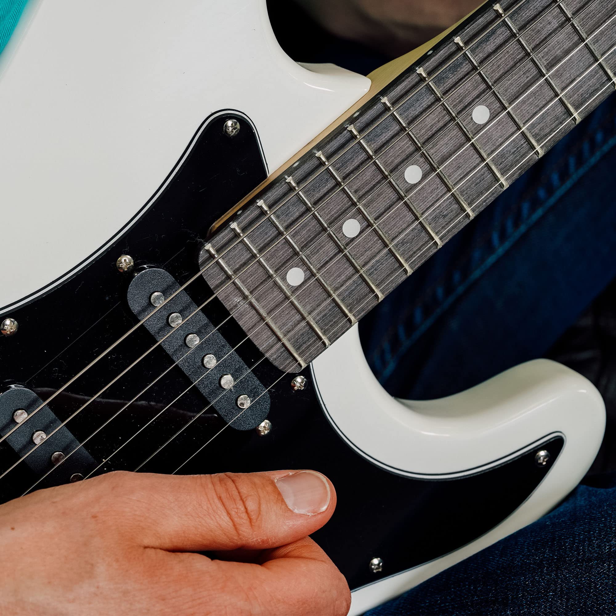 3rd Avenue XF Full Size 4/4 Electric Guitar Ultimate Kit with 10W Amp, Cable, Stand, Gig Bag, Strap, Spare Strings, Picks, Capo – Black