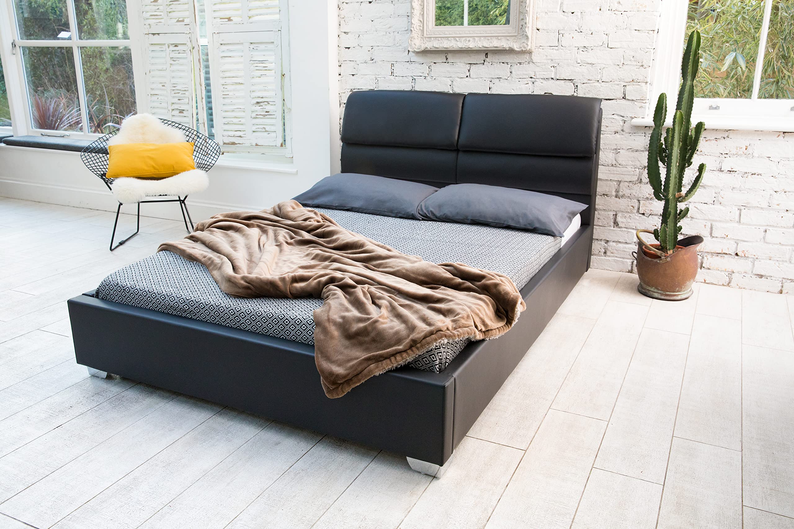 SANA SLEEP 4FT6 Double Size Designer Vieri Modern Leather Bed Frame - Black