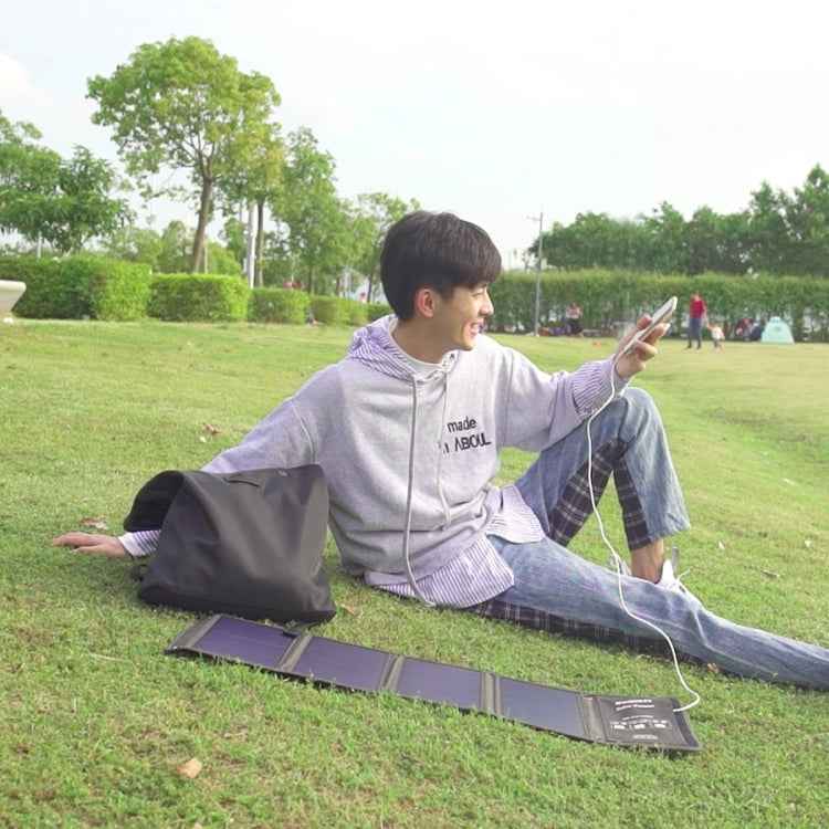 HAWEEL 28W Foldable Solar Panel Charger with 5V 3A Max Dual USB Ports