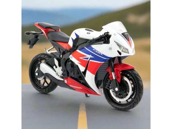 Honda CBR1000RR white/red/blue - 1:12 Scale Motorbike Model