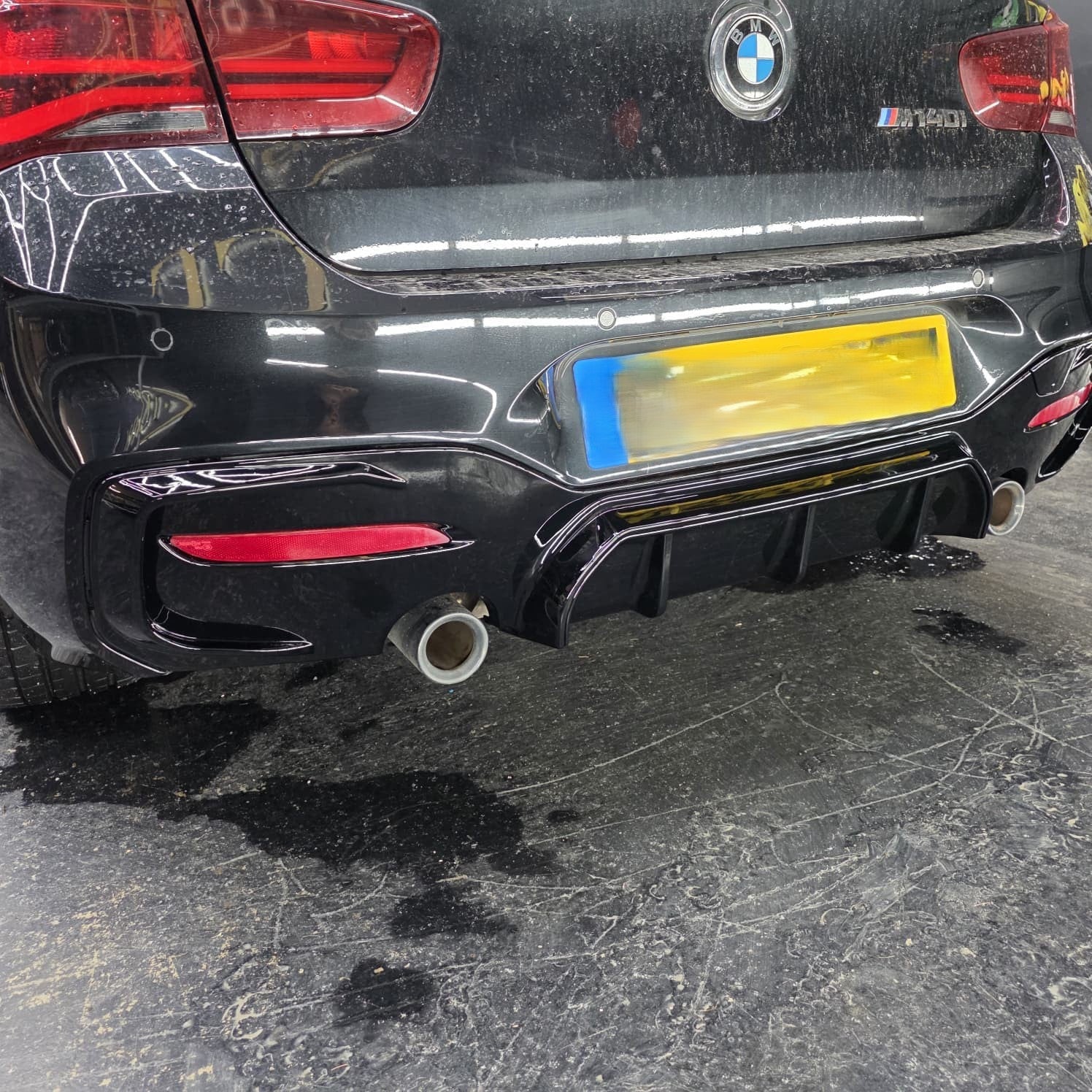 Gloss Black Rear Diffuser Dual Exhaust for BMW F20 1 Series LCI 15-19