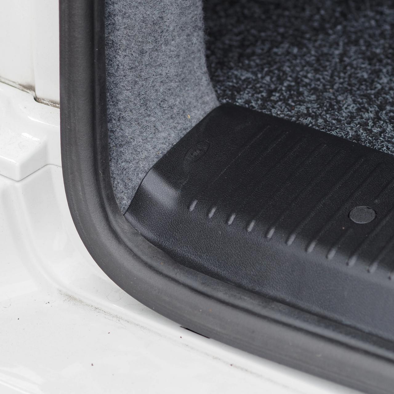 For VW T6.1 V2 Transporter Rear Threshold Cover Tailgate / Single Door Plastic Full Length