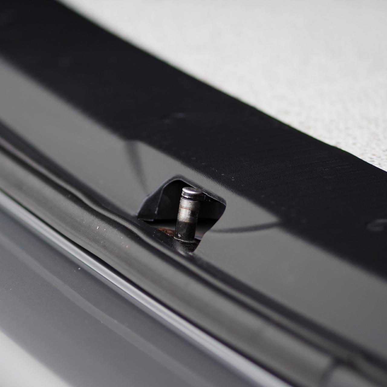 For VW T6 V2 Transporter Rear Threshold Cover Tailgate / Single Door Plastic Full Length