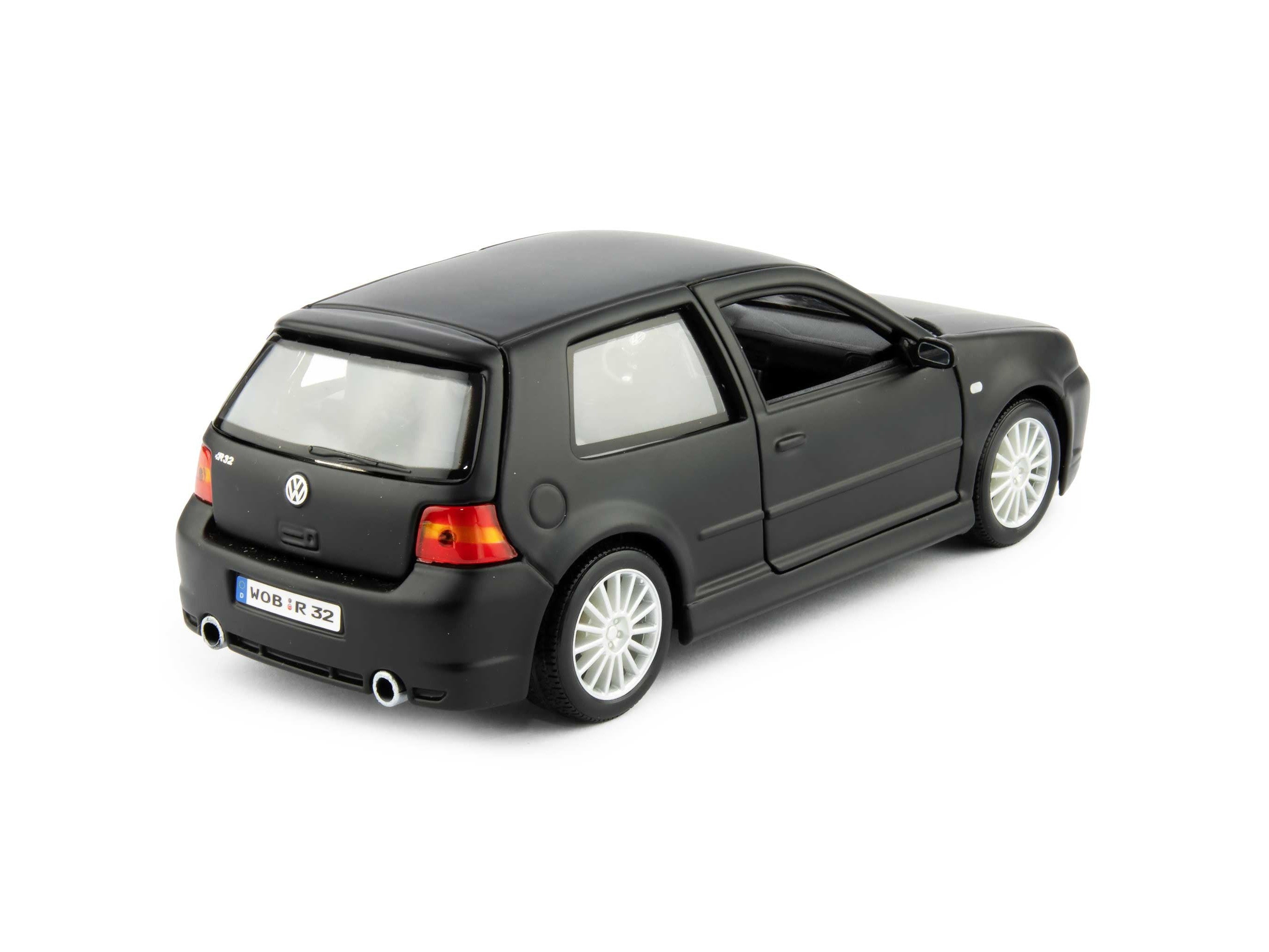 Volkswagen Golf Mk4 R32 Black 1:24 Scale Maisto Diecast Model