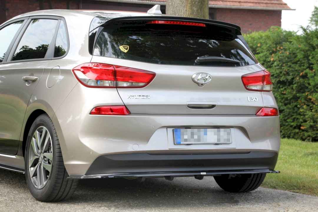 Maxton Design - CENTRAL REAR SPLITTER (VERTICAL BARS) HYUNDAI I30 MK3 HATCHBACK (2017-2020)