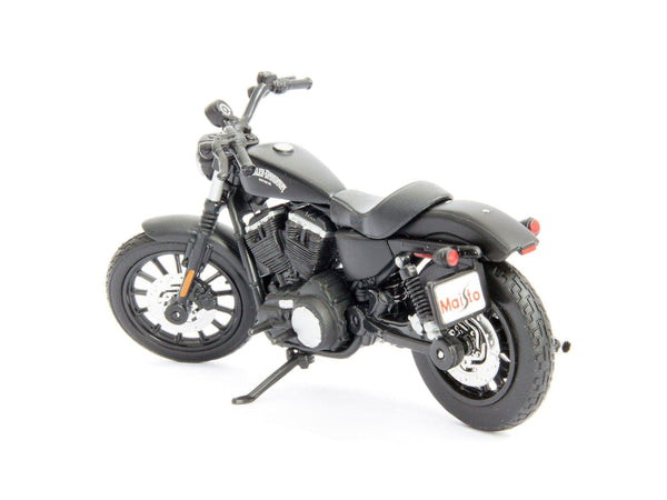 Harley-Davidson Sportster Iron 883 2014 black- 1:18 Scale Motorbike Model