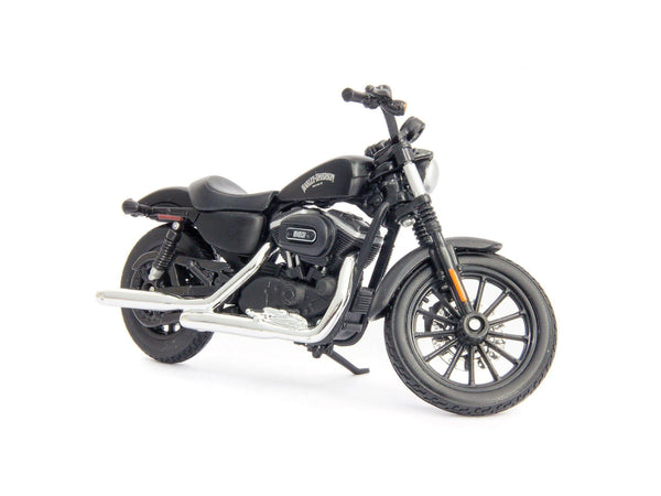 Harley-Davidson Sportster Iron 883 2014 black- 1:18 Scale Motorbike Model
