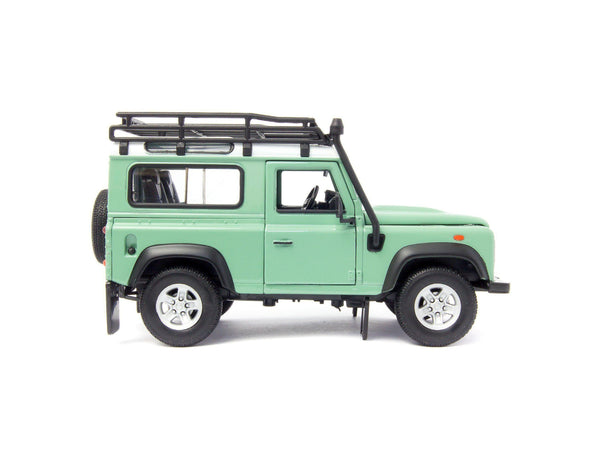 Land Rover Defender 90 with snorkel green - 1:24 Scale