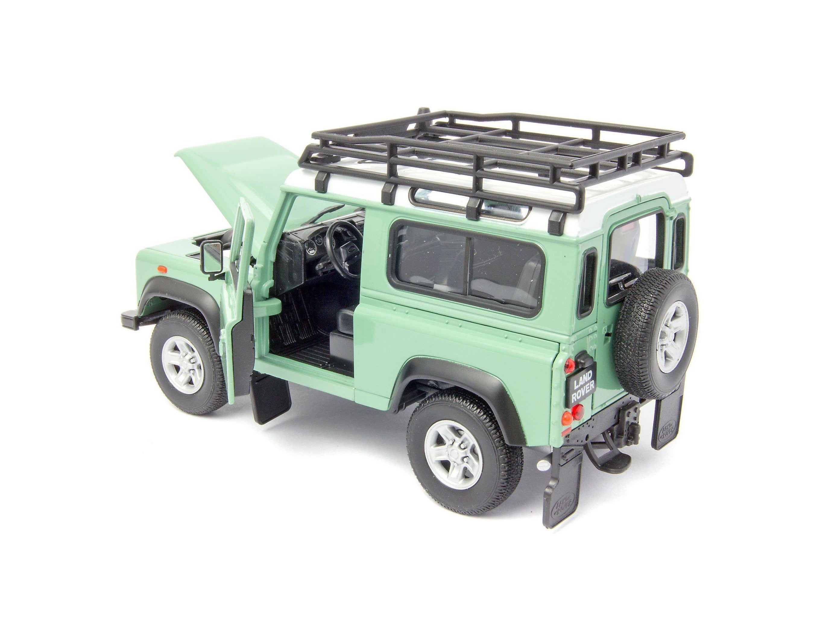 Land Rover Defender 90 with snorkel green - 1:24 Scale