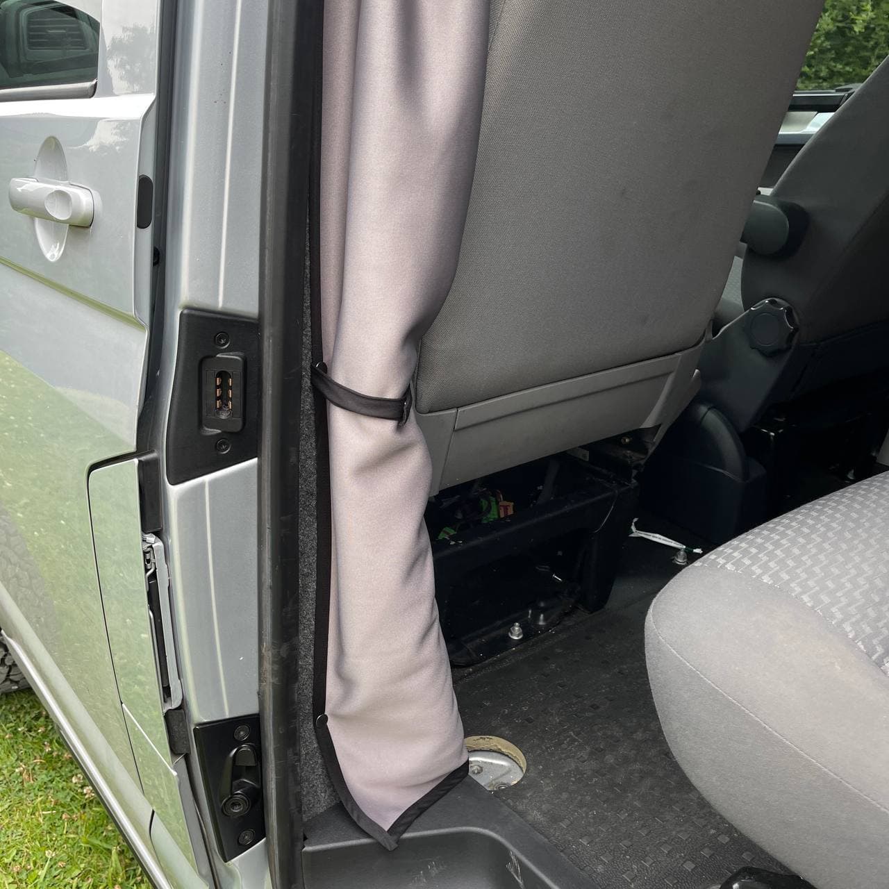For VW Crafter Cab Divider Curtain Kit with Rail Premium Quality - Van-X