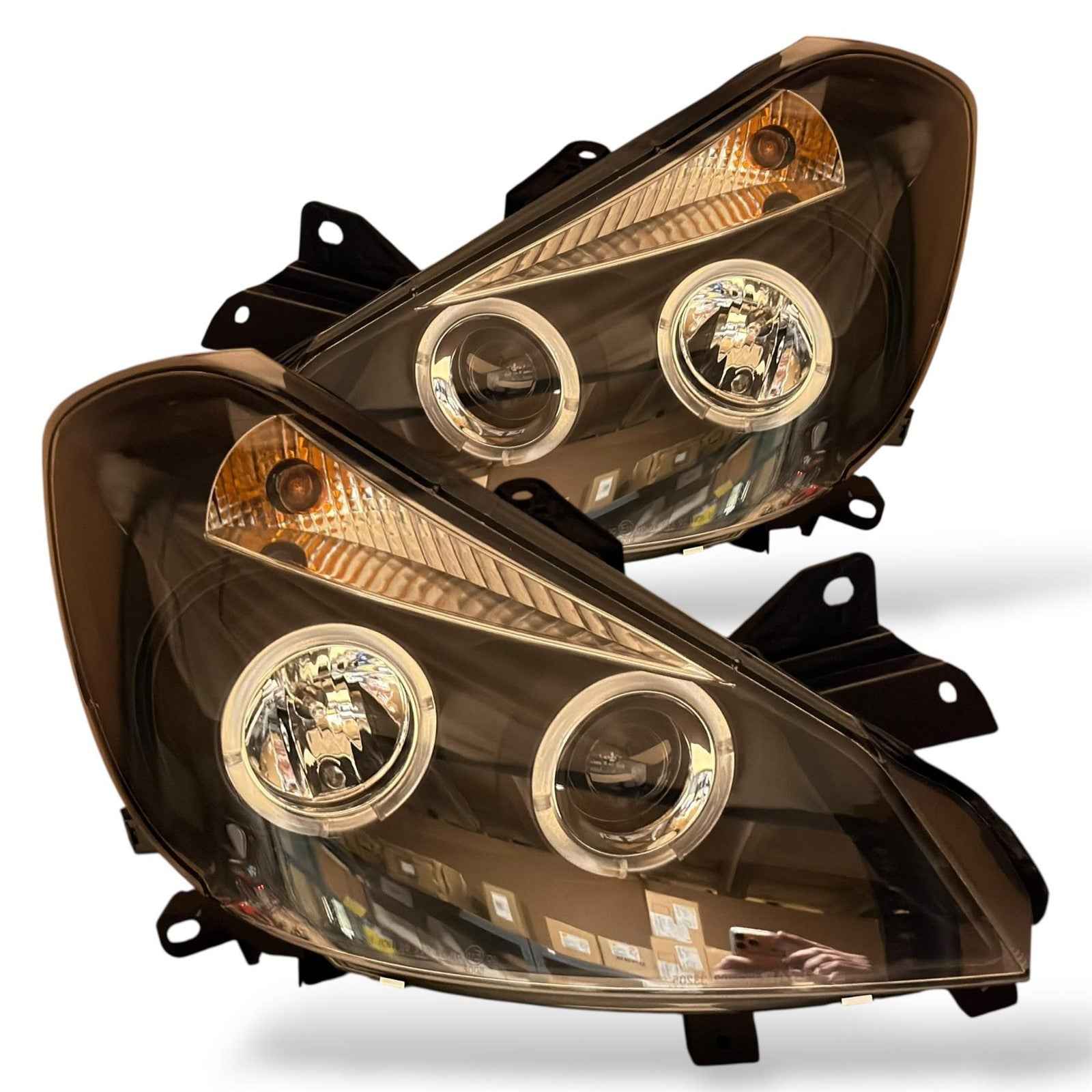LHD Projector Headlights Pair LED Angel Eyes halo Black For Renault Clio 2005-09