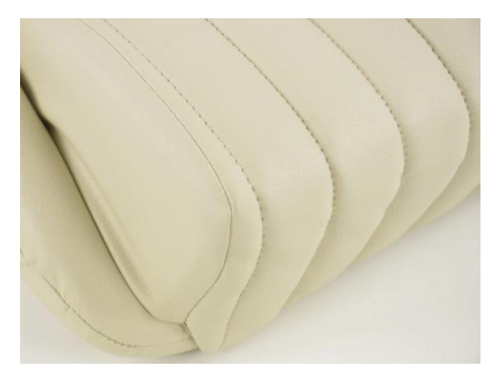 Paar beige, cremefarbene, elfenbeinfarbene Oldtimer-Retro-Kit-Sportschalensitze mit fester Rückenlehne 